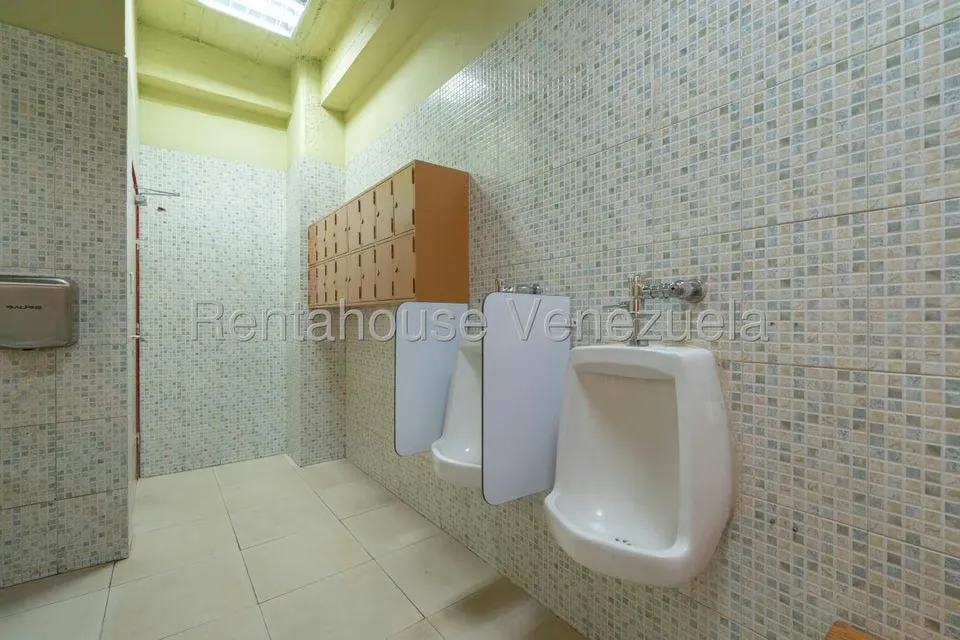 Oficina en Venta en Los Palos Grandes, Distrito Metropolitano - 47
