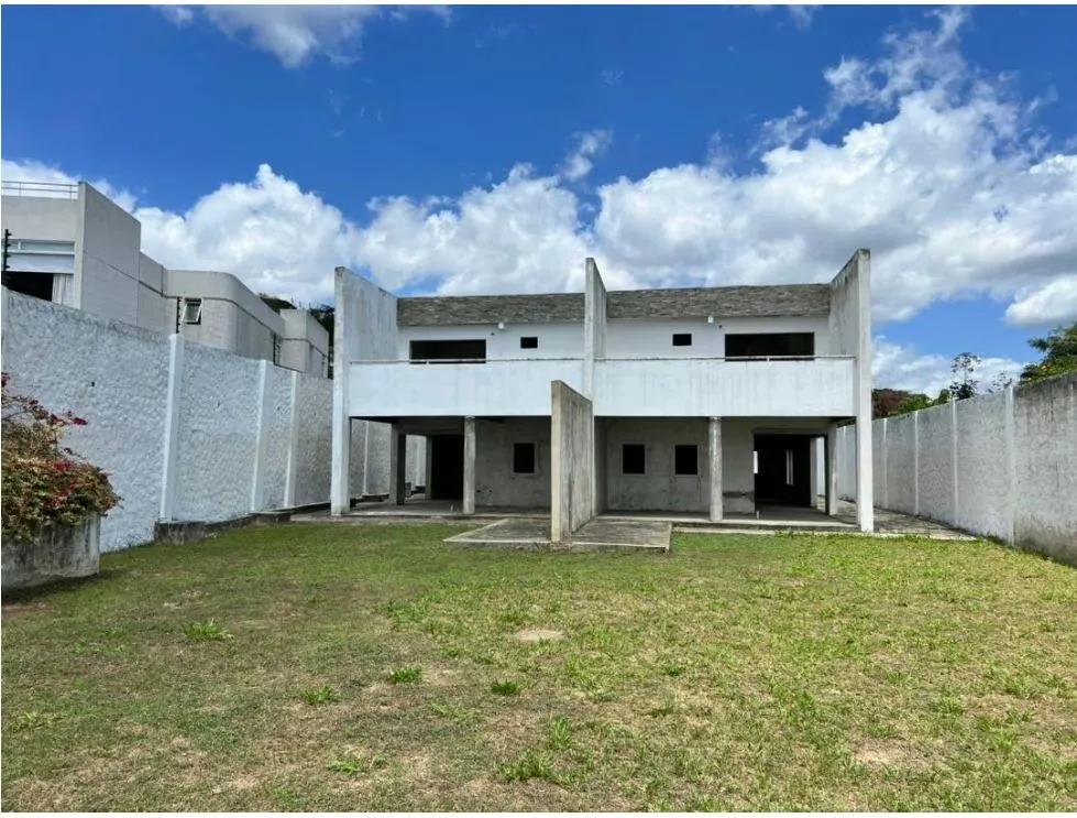 Se vende Townhouse 2.057m² 8h/10b/10p El Hatillo - 2