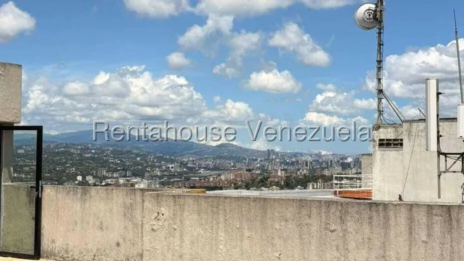 Apartamento (Duplex) en Venta en Lomas del Avila, Distrito Metropolitano - 16