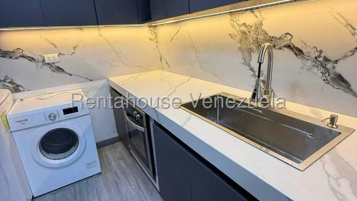 Apartamento (Duplex) en Venta en Lomas del Avila, Distrito Metropolitano - 6