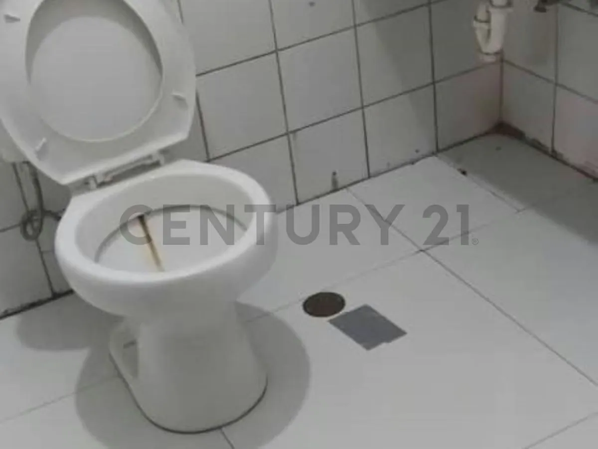 Se vende casa para comercio con excelente ubicación en el centro de El Hatillo - 11