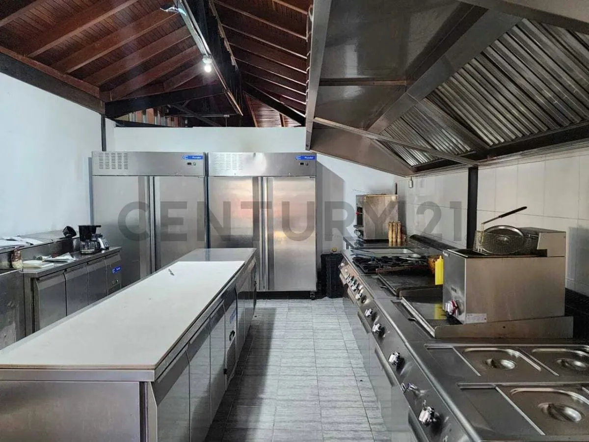 Se vende casa para comercio con excelente ubicación en el centro de El Hatillo - 21