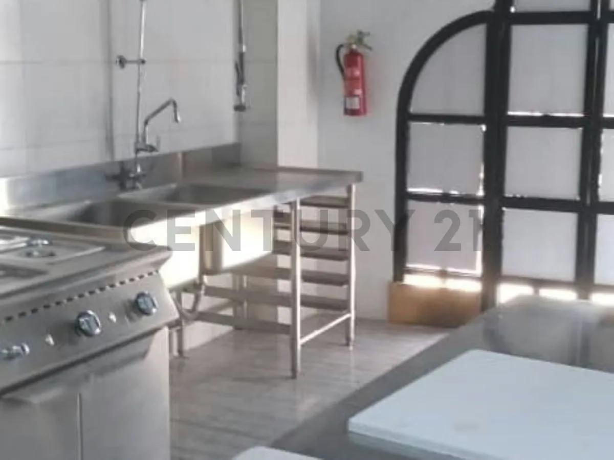 Se vende casa para comercio con excelente ubicación en el centro de El Hatillo - 23