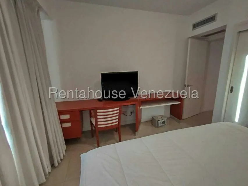 Apartamento (1 Nivel) en Alquiler en Santa Eduvigis, Distrito Metropolitano - 12