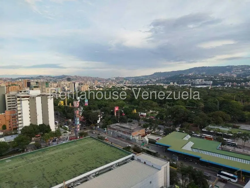 Apartamento (1 Nivel) en Alquiler en Santa Eduvigis, Distrito Metropolitano - 25