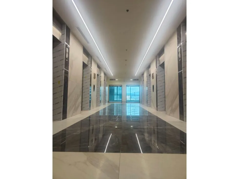 Oficinas y locales en venta Centro Empresarial La Esmeralda Campo Aleg - 11