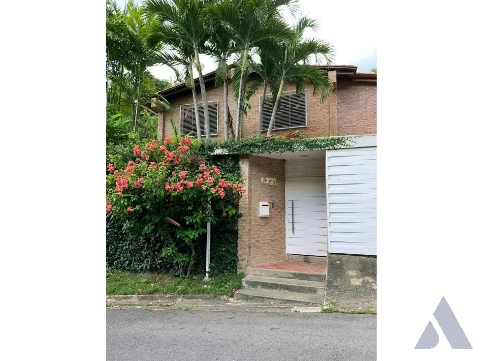 Venta/ Alquier casa 300m2 Chuao 1295