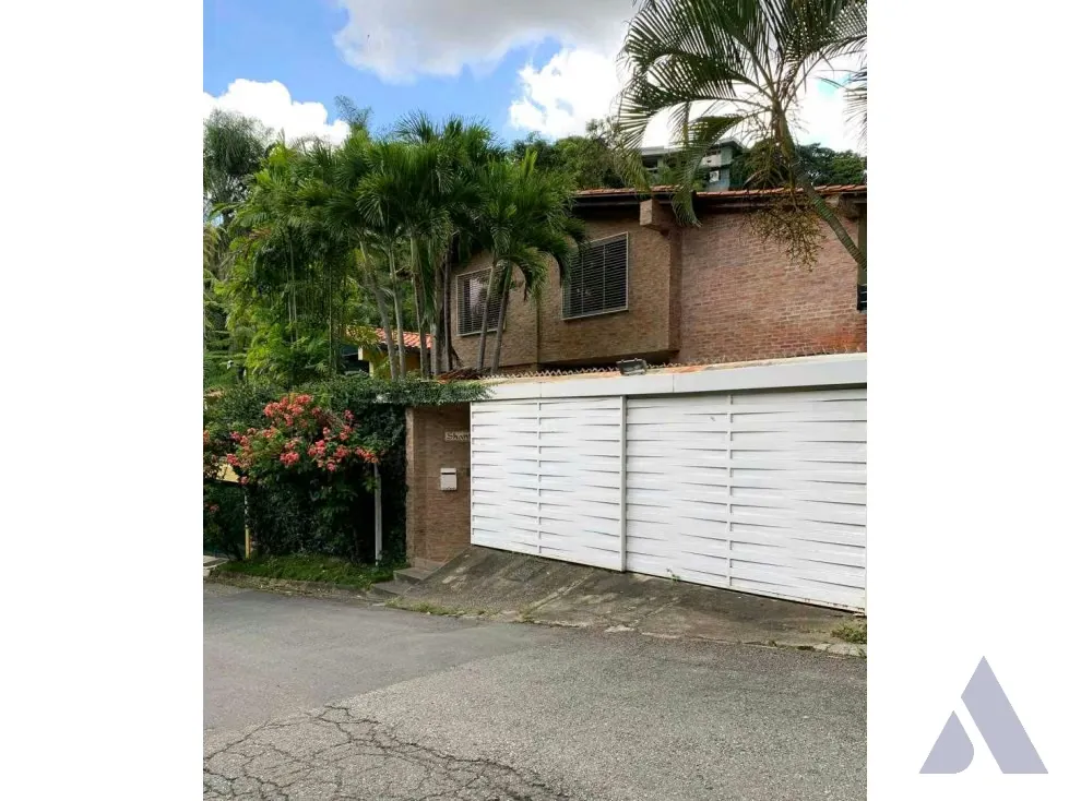 Venta/ Alquier casa 300m2 Chuao 1295 - 2
