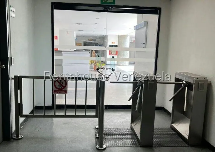 Oficina en Alquiler en La Urbina, Distrito Metropolitano - 43
