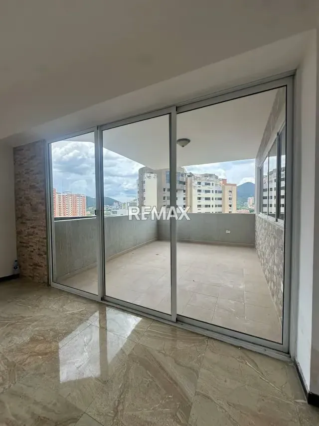 EN VENTA PENTHOUSE RES. MANDALAY SUITES URB. VALLE BLANCO - 15