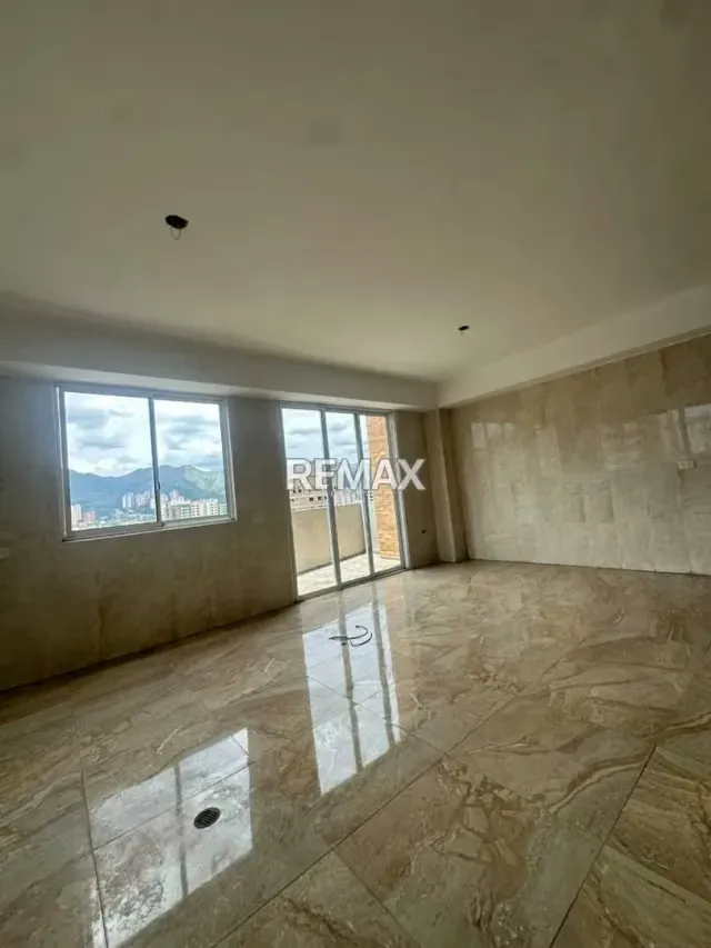 EN VENTA PENTHOUSE RES. MANDALAY SUITES URB. VALLE BLANCO - 17
