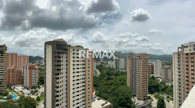 EN VENTA PENTHOUSE RES. MANDALAY SUITES URB. VALLE BLANCO - 3