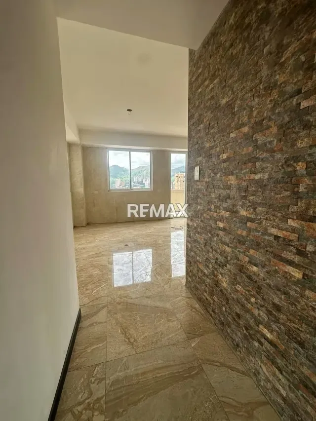 EN VENTA PENTHOUSE RES. MANDALAY SUITES URB. VALLE BLANCO - 8