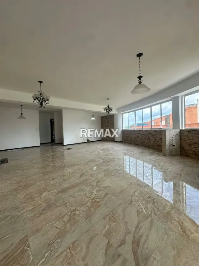 EN VENTA PENTHOUSE RES. MANDALAY SUITES URB. VALLE BLANCO - 9