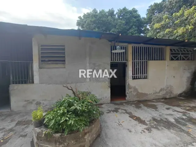 PROPIEDAD COMERCIAL Y RESIDENCIAL EN VENTA – SAN JOAQUÍN DE TURMERO - 11