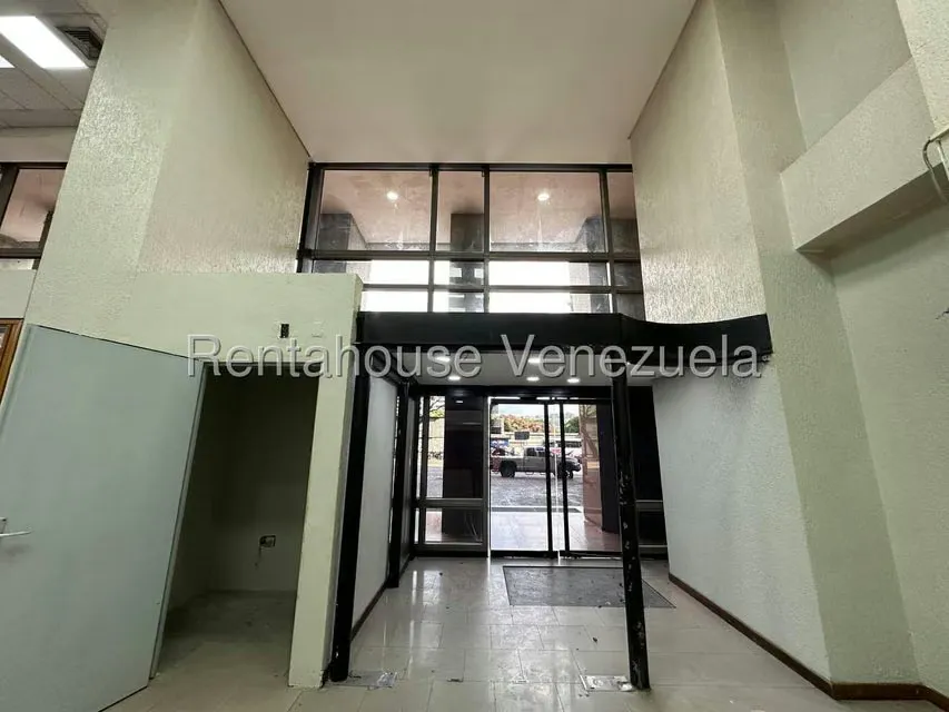 Apartamento (Planta Baja) en Venta en Chacao, Distrito Metropolitano - 2