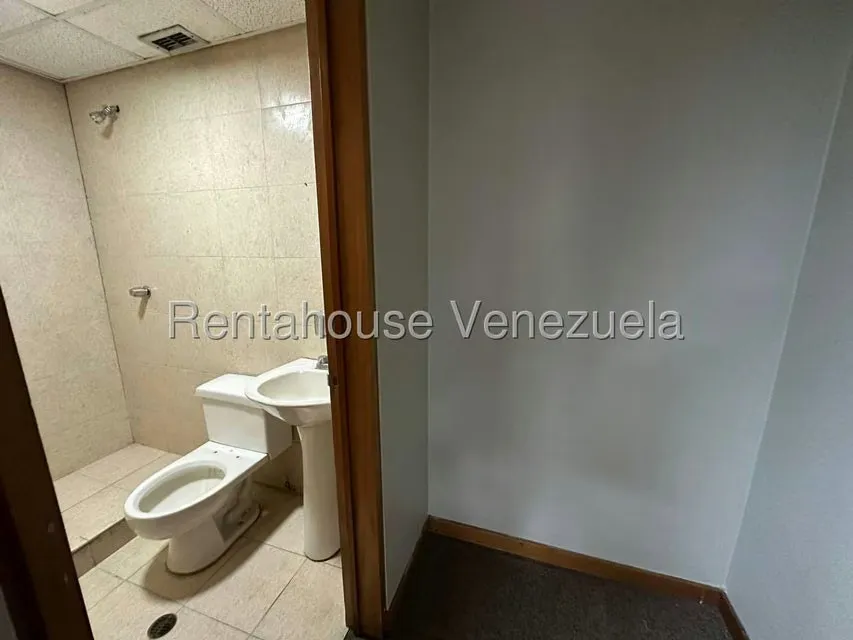Apartamento (Planta Baja) en Venta en Chacao, Distrito Metropolitano - 28