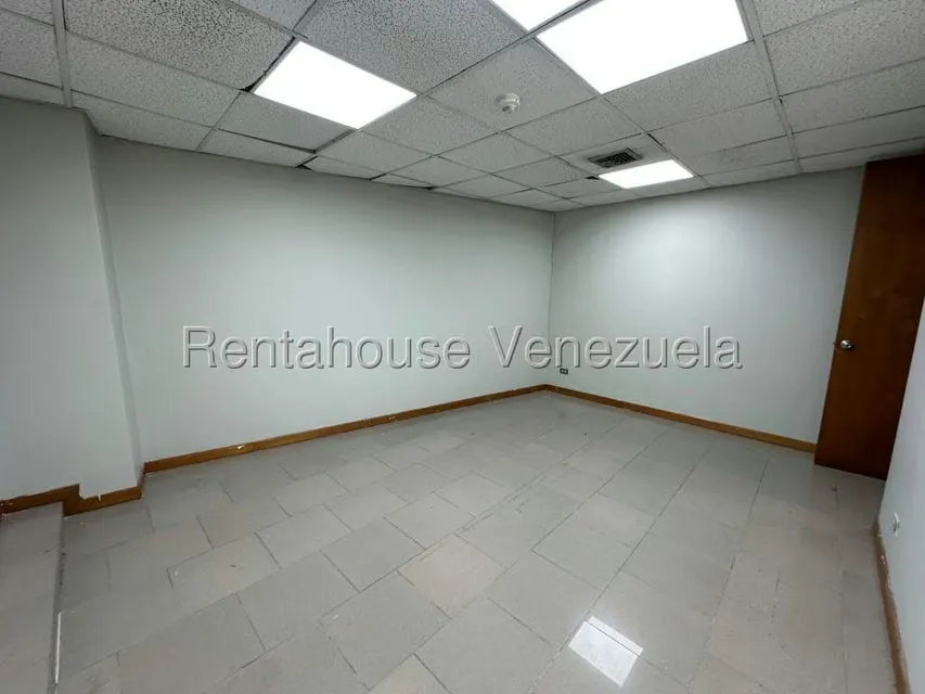 Apartamento (Planta Baja) en Venta en Chacao, Distrito Metropolitano - 32