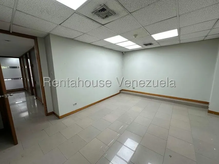 Apartamento (Planta Baja) en Venta en Chacao, Distrito Metropolitano - 33