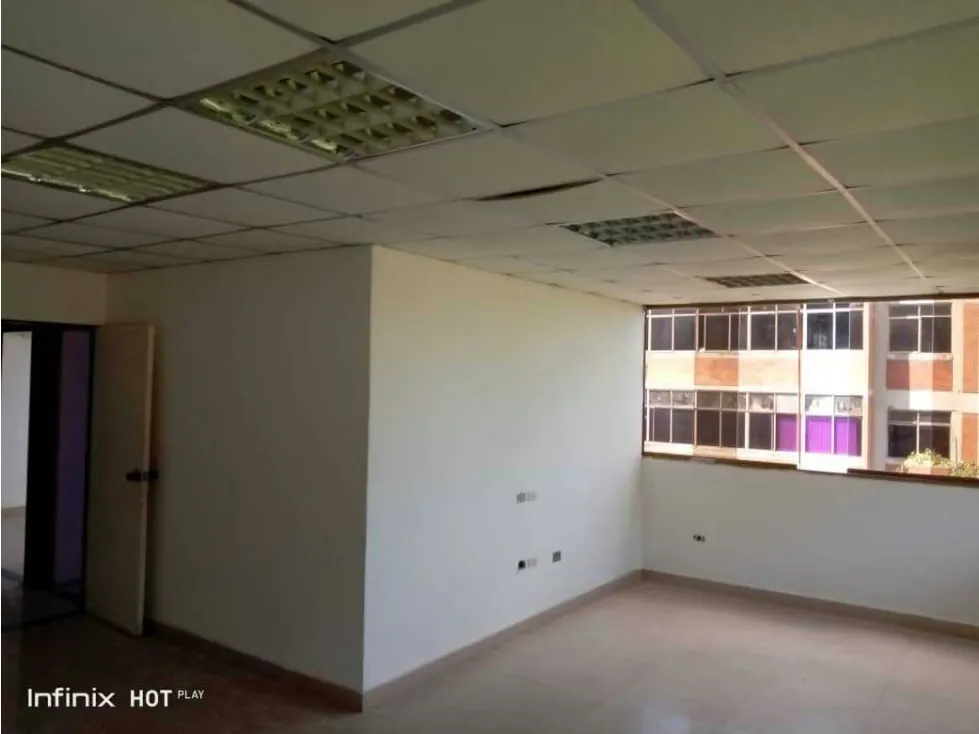 Alquilo oficina/azotea industria 320m2 Boleita Norte 4369 - 5
