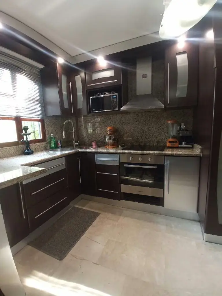 Este Hermoso Townhouse 3 nivel