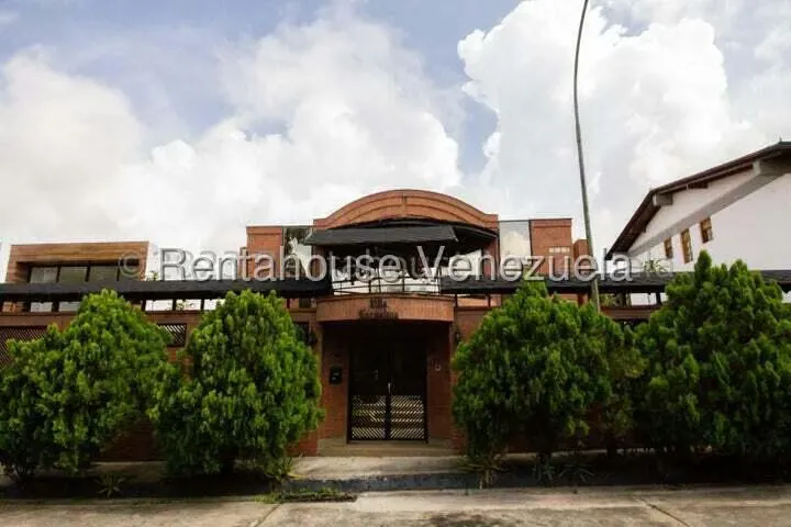 Casa (Multipes Niveles) en Venta en Lomas de La Lagunita, Distrito Metropolitano