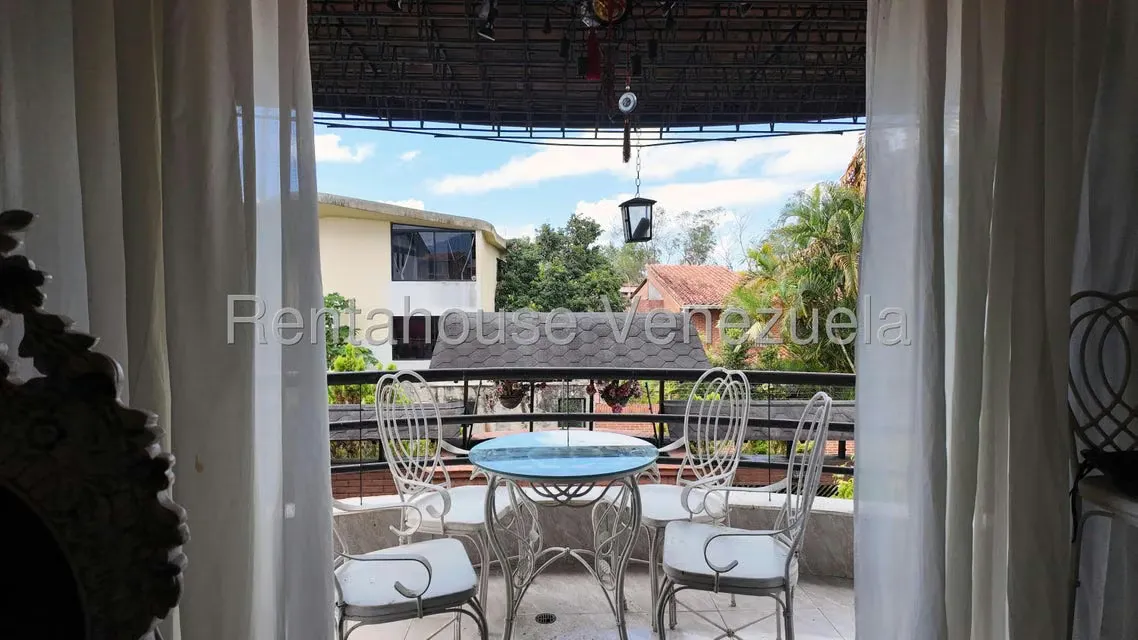 Casa (Multipes Niveles) en Venta en Lomas de La Lagunita, Distrito Metropolitano - 16