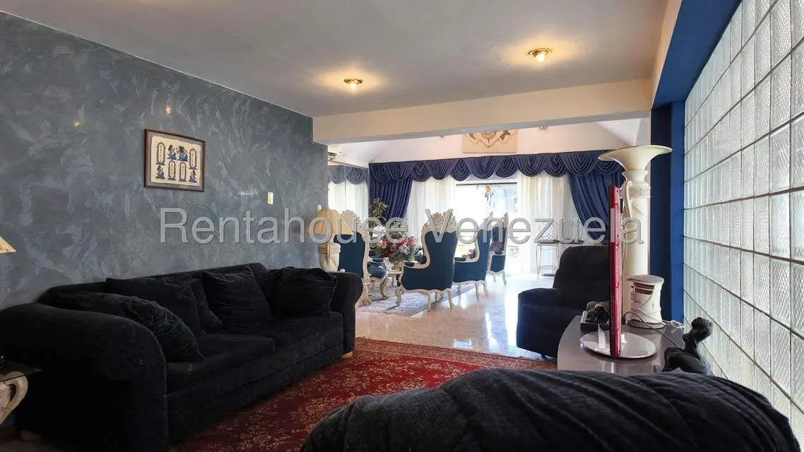 Casa (Multipes Niveles) en Venta en Lomas de La Lagunita, Distrito Metropolitano - 19