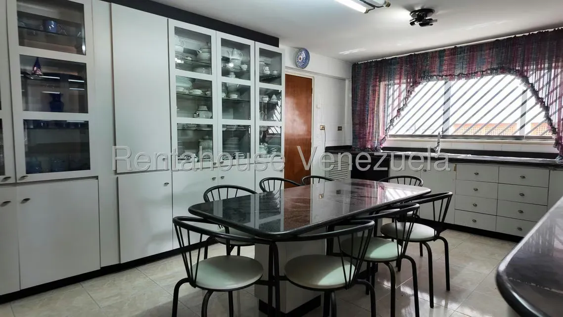 Casa (Multipes Niveles) en Venta en Lomas de La Lagunita, Distrito Metropolitano - 26