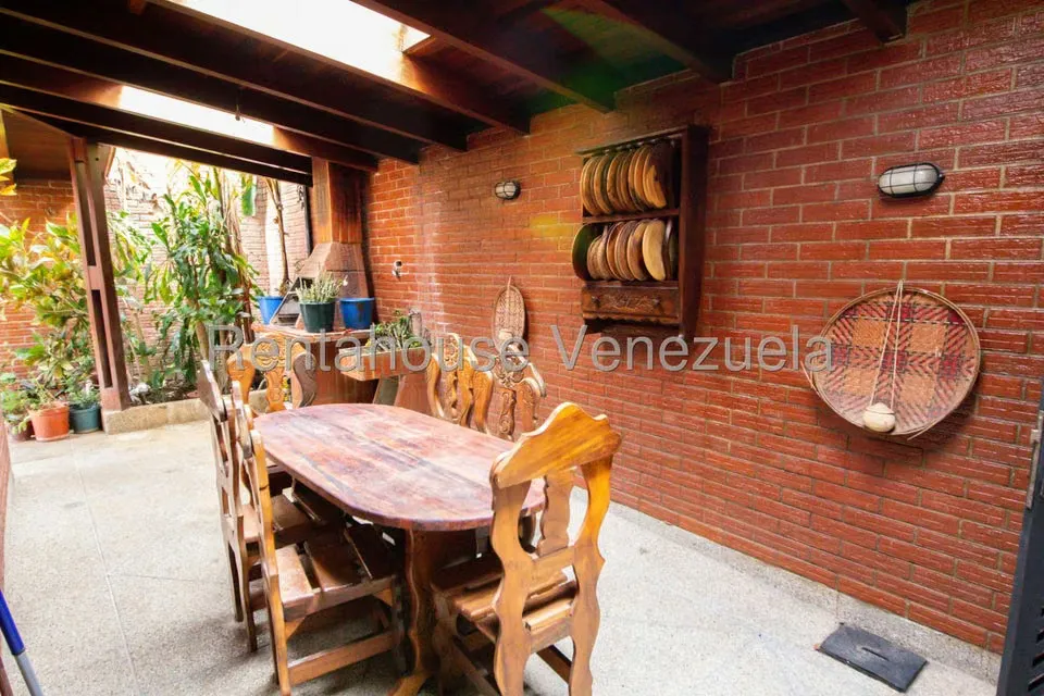 Casa (Multipes Niveles) en Venta en Lomas de La Lagunita, Distrito Metropolitano - 30