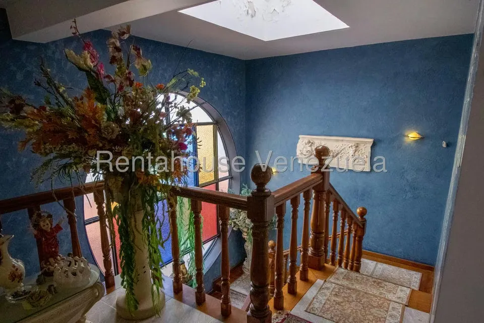 Casa (Multipes Niveles) en Venta en Lomas de La Lagunita, Distrito Metropolitano - 36