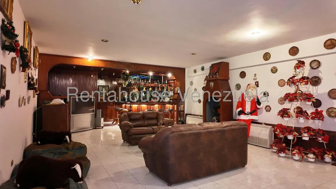 Casa (Multipes Niveles) en Venta en Lomas de La Lagunita, Distrito Metropolitano - 37