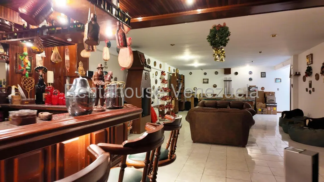 Casa (Multipes Niveles) en Venta en Lomas de La Lagunita, Distrito Metropolitano - 39