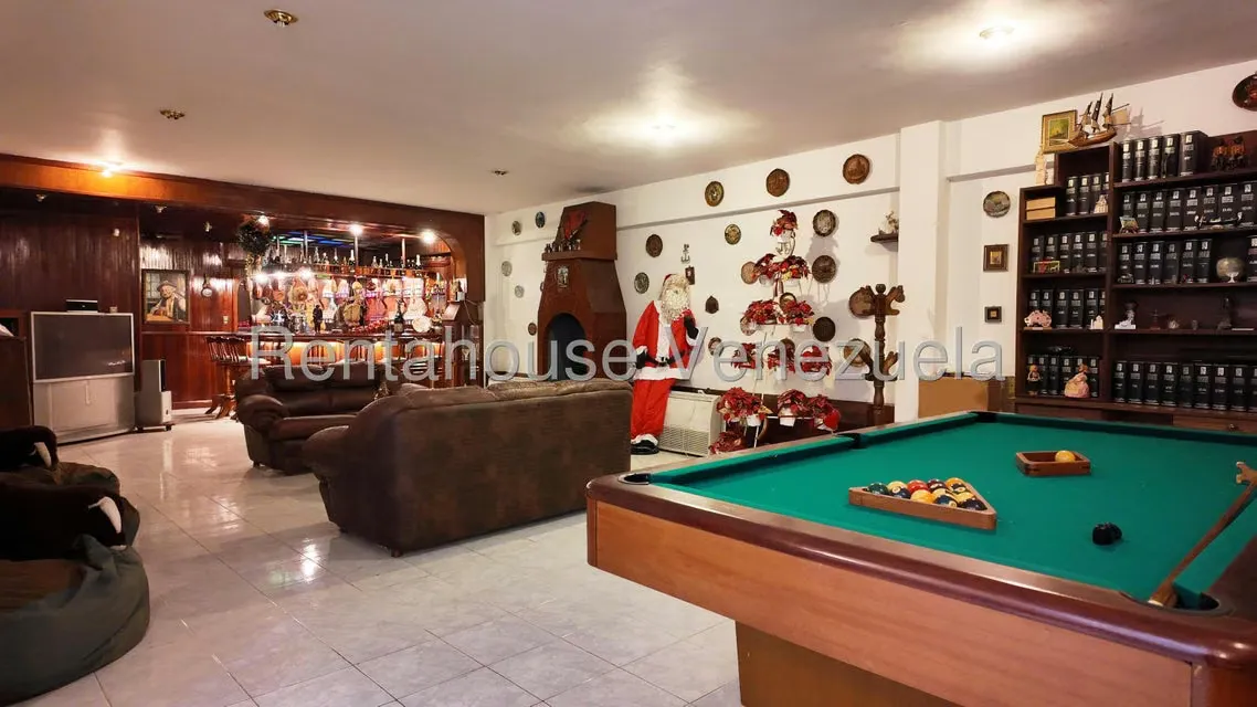 Casa (Multipes Niveles) en Venta en Lomas de La Lagunita, Distrito Metropolitano - 40