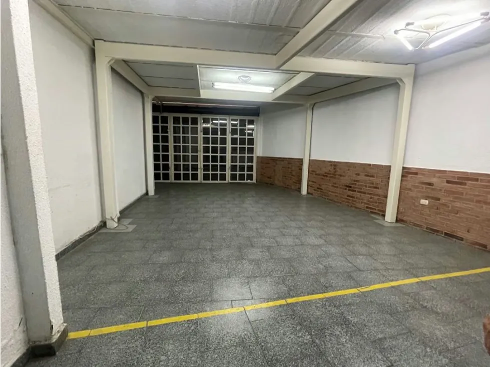 CASA COMERCIAL A PIE DE CALLE LOS CHAGUARAMOS - 12