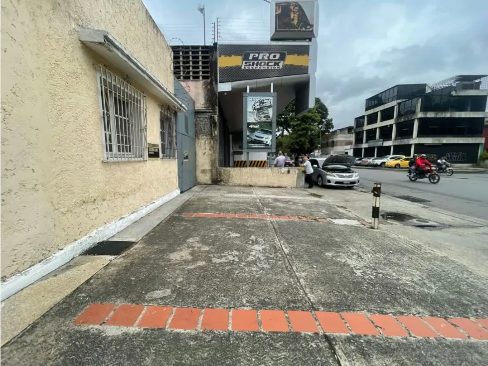 CASA COMERCIAL A PIE DE CALLE LOS CHAGUARAMOS - 7