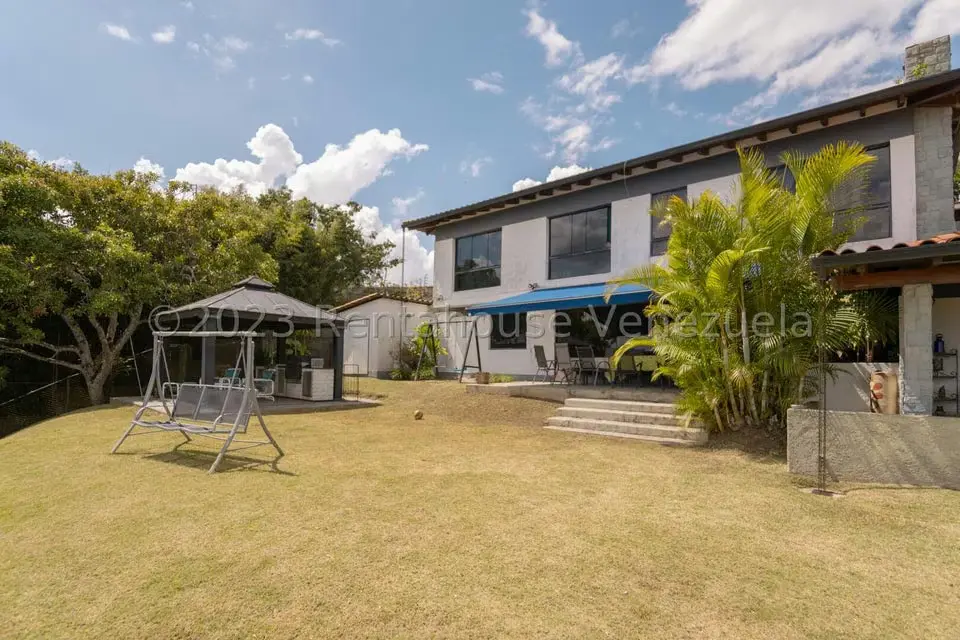 Casa (Duplex) en Venta en La Lagunita Country Club, Distrito Metropolitano - 2