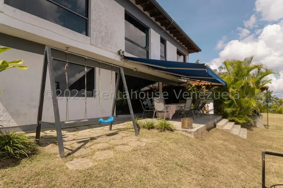 Casa (Duplex) en Venta en La Lagunita Country Club, Distrito Metropolitano - 4