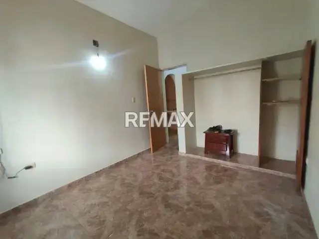 HABITACIÓN EN ALQUILER CON DERECHO A COCINA