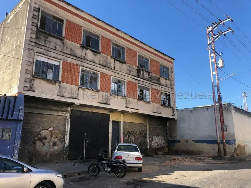 Comercial (Edificio) en Alquiler en Centro, Carabobo
