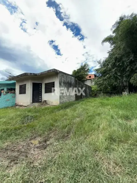 Casa de un solo Nivel en obra gris ubicada en Caneyes Calle Los Jirahara (calle cerrada)