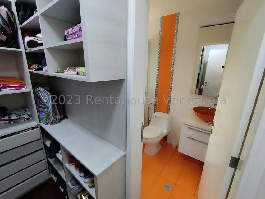 Casa (Duplex) en Venta en Prados del Este, Distrito Metropolitano - 29