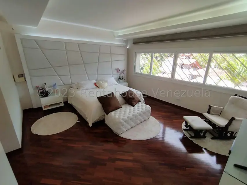 Casa (Duplex) en Venta en Prados del Este, Distrito Metropolitano - 37