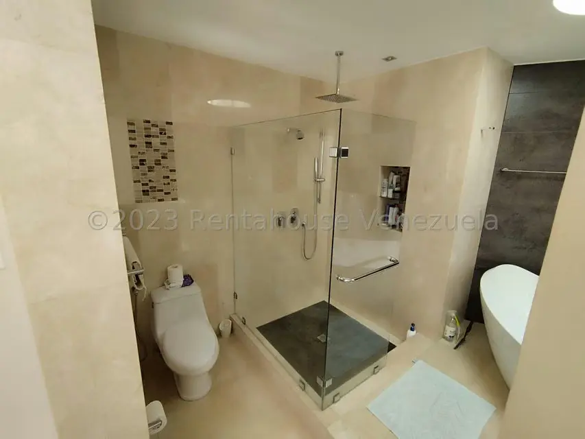 Casa (Duplex) en Venta en Prados del Este, Distrito Metropolitano - 40