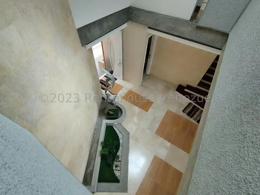 Casa (Duplex) en Venta en Prados del Este, Distrito Metropolitano - 46