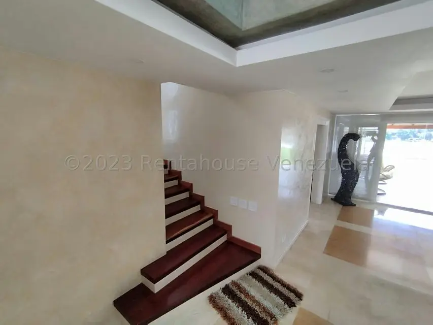 Casa (Duplex) en Venta en Prados del Este, Distrito Metropolitano - 6