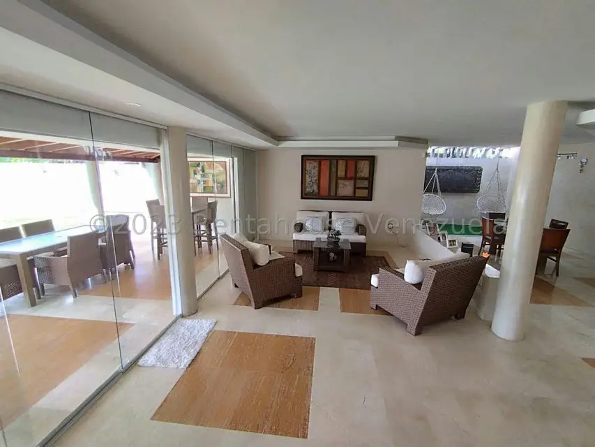 Casa (Duplex) en Venta en Prados del Este, Distrito Metropolitano - 8