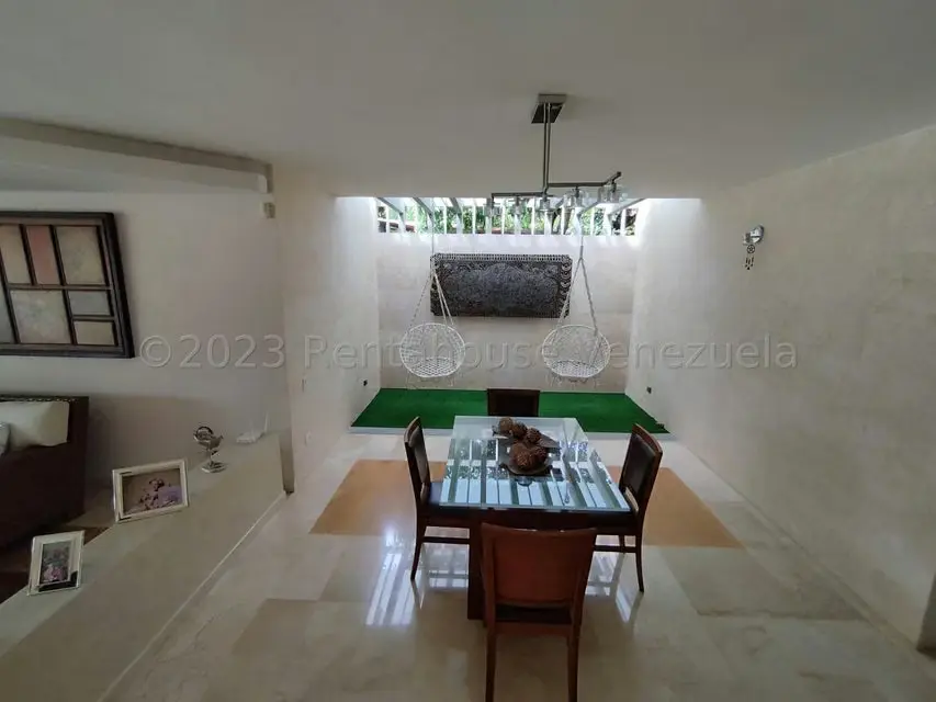 Casa (Duplex) en Venta en Prados del Este, Distrito Metropolitano - 10