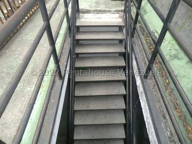 Comercial (Edificio) en Alquiler en Guatire, Miranda - 13