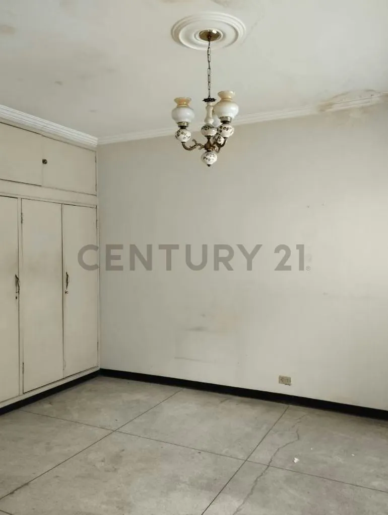 Casa de oportunidad para proyecto comercial en Los Caobos - 2